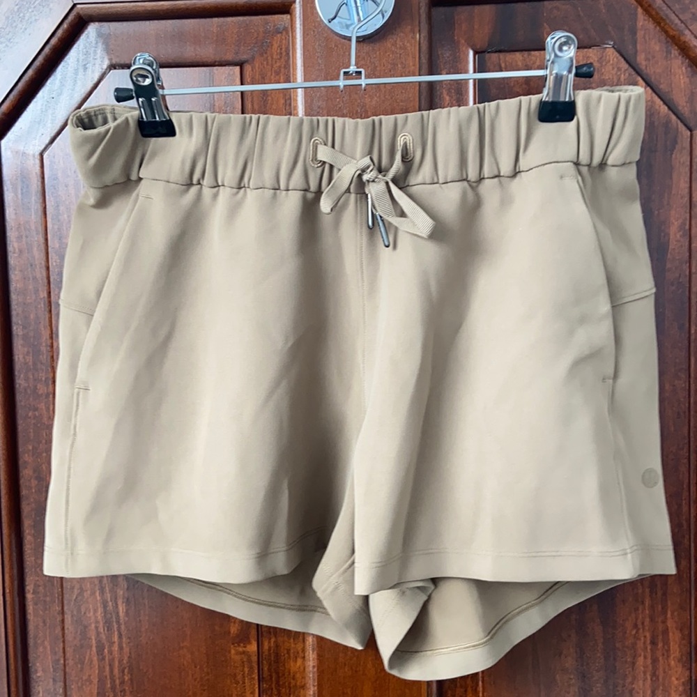 Lululemon On The Fly Short